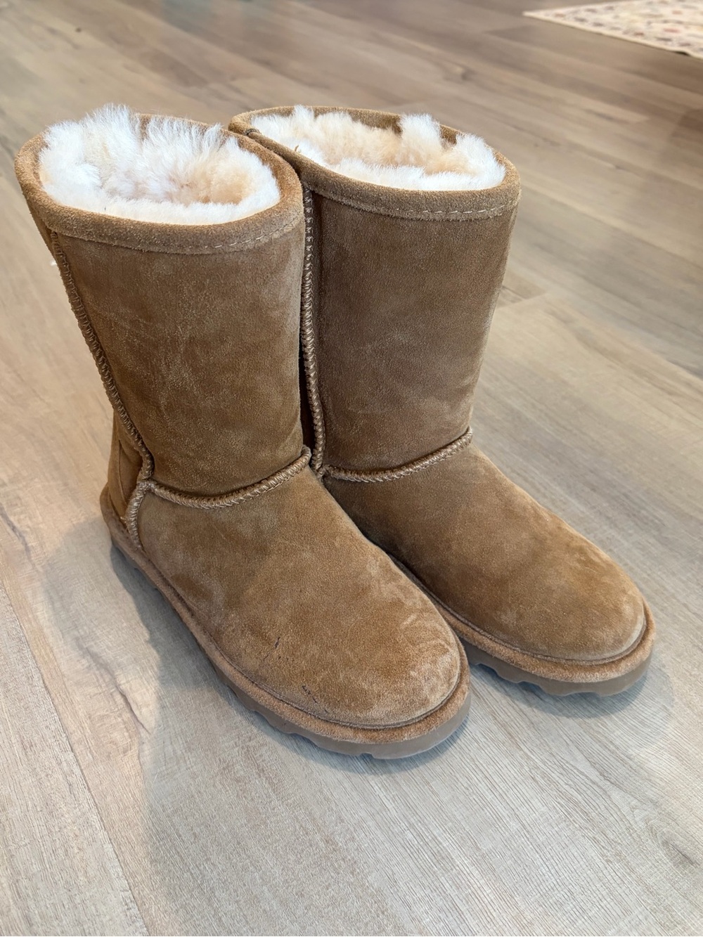 BearPaw Women's Classic Suede Shearling Boots - Chestnut